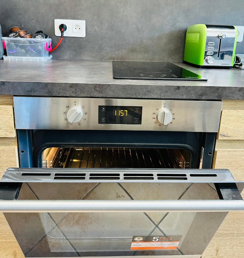 The Nice - 3 Rooms, 3Air Cond, 3Tv, 3Fans, 2 Wc, Wifi Everywhere 5Min Aeroport, Train, Beach, 1Min Tram, 15 Min Centre, Port, Parking Possible Exterior foto