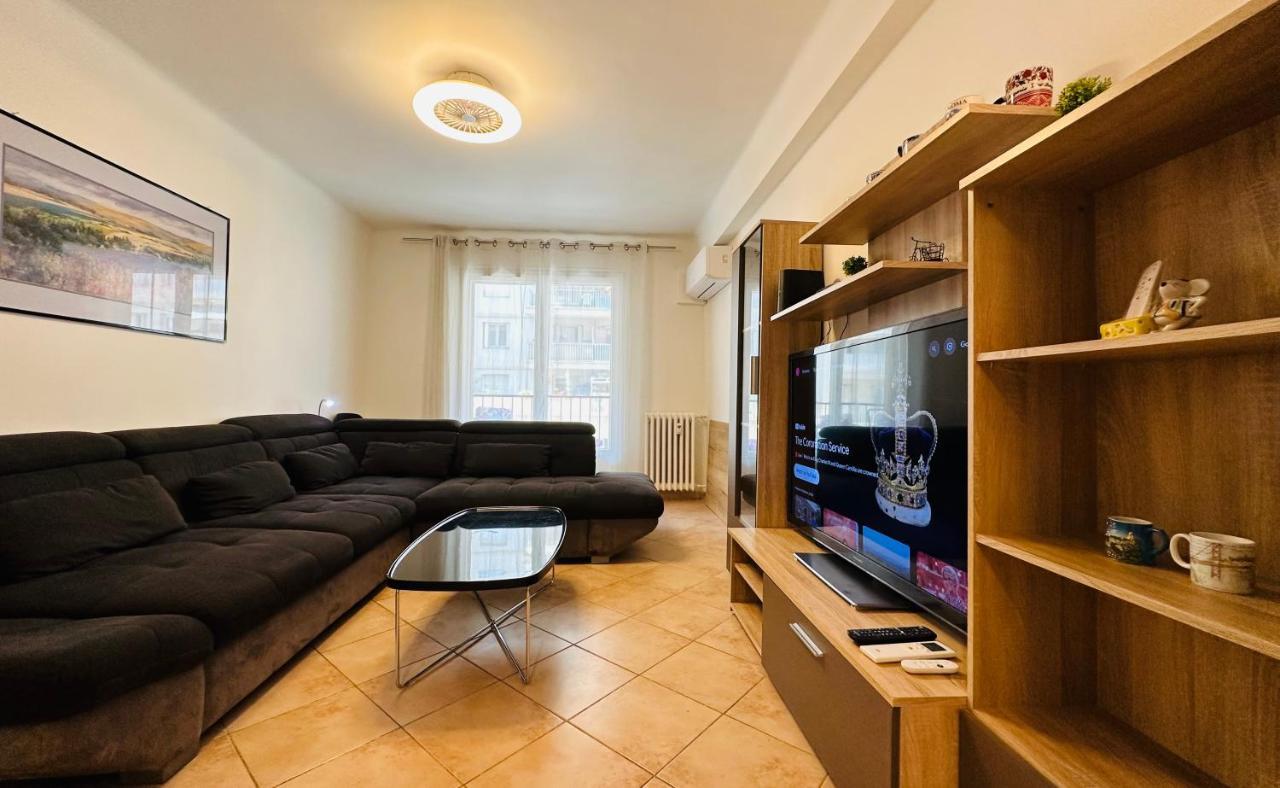 The Nice - 3 Rooms, 3Air Cond, 3Tv, 3Fans, 2 Wc, Wifi Everywhere 5Min Aeroport, Train, Beach, 1Min Tram, 15 Min Centre, Port, Parking Possible Exterior foto